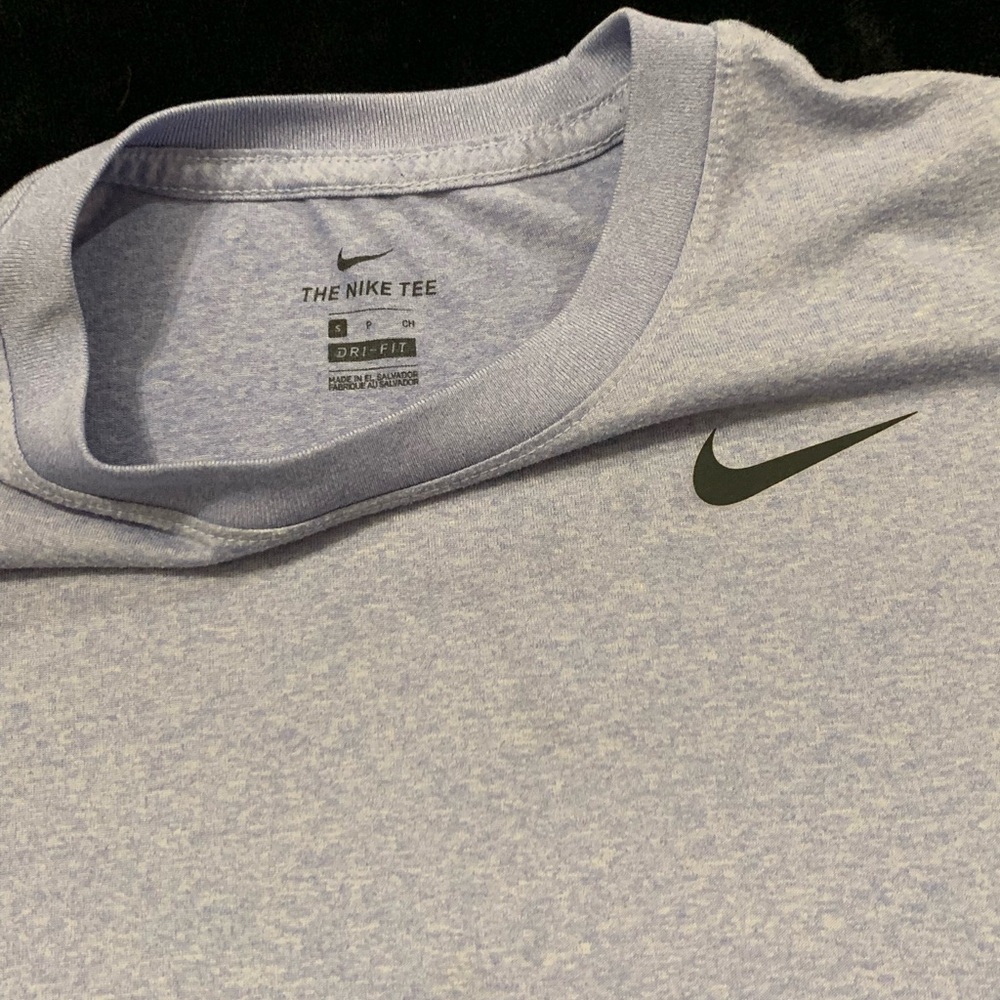 Nike Dri-Fit - Picture 2 of 2